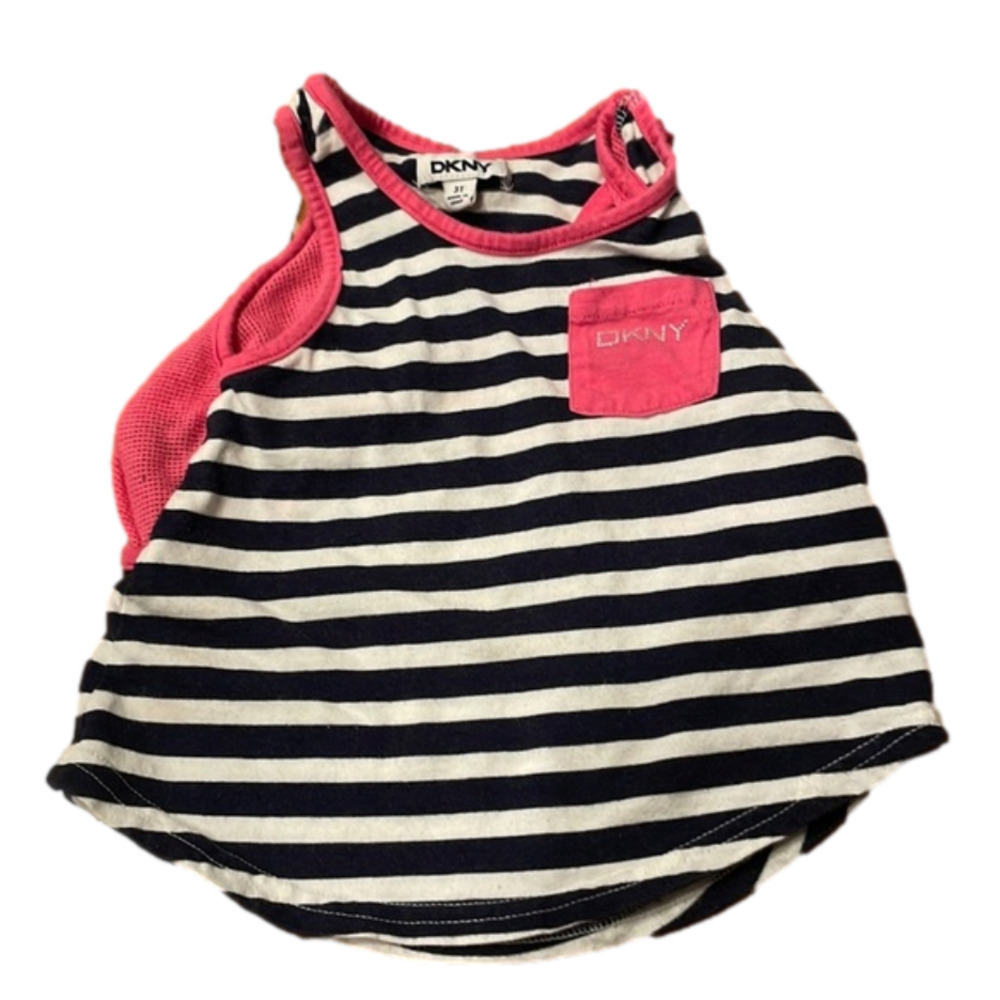 good
DKNY tank top in good condition
